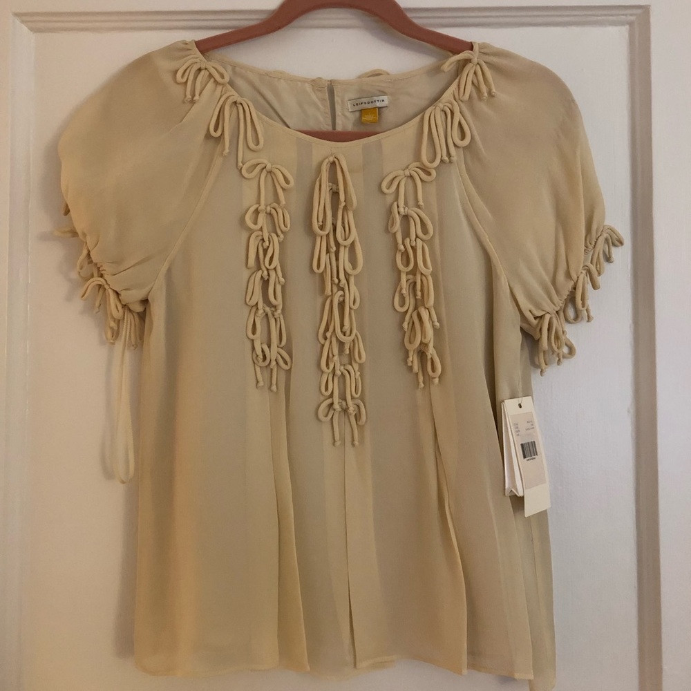Leifsdottir top with bow details
